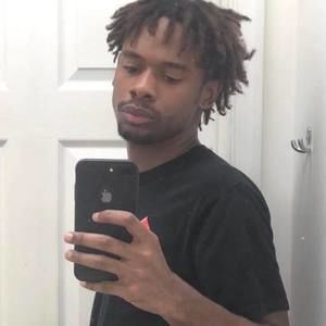 Meet your Posher, Dominique